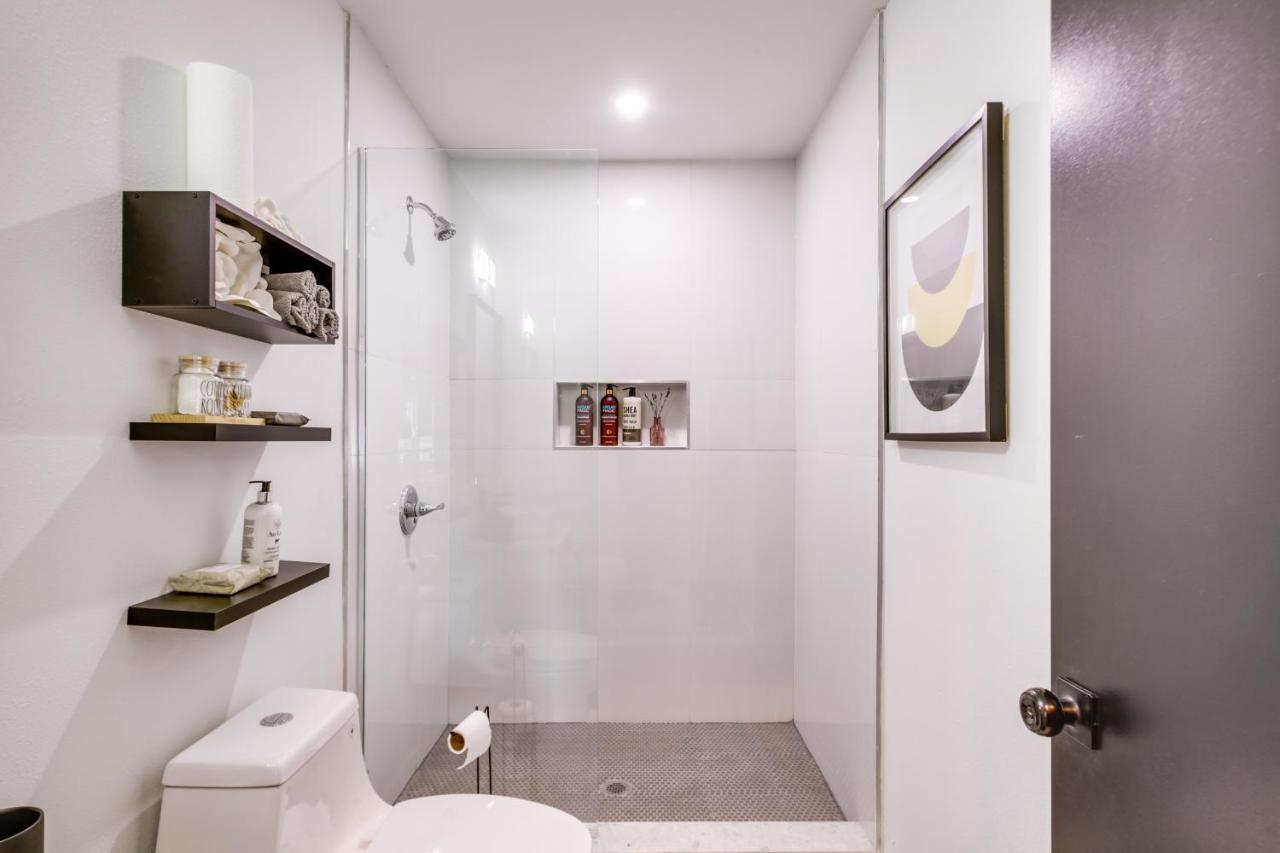 Modern About 3 Mi To French Quarter Apartment